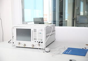 High-frequency test instrument pictured on the CZT website
