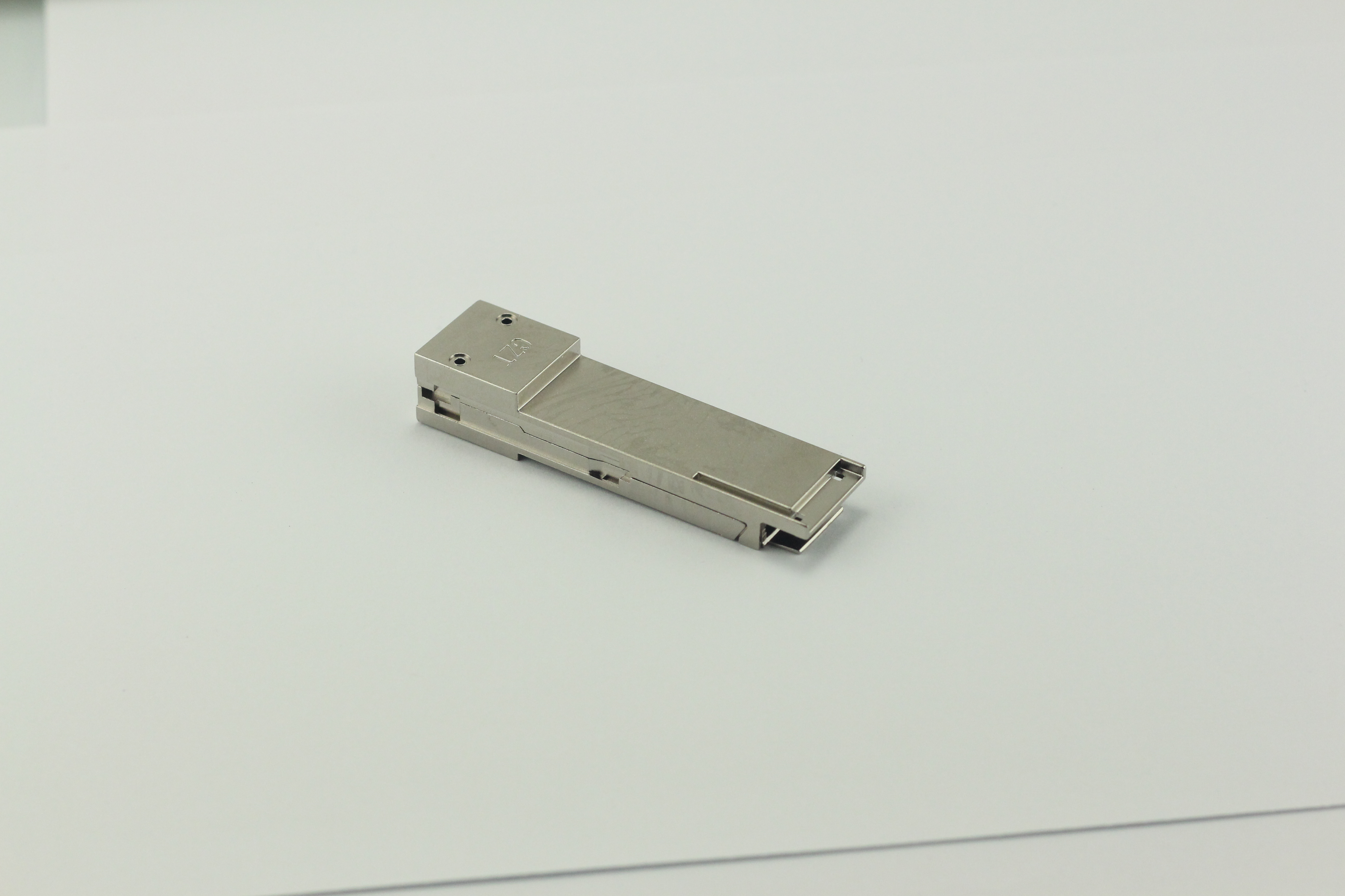 QSFP structural-component catalog photograph from CZT